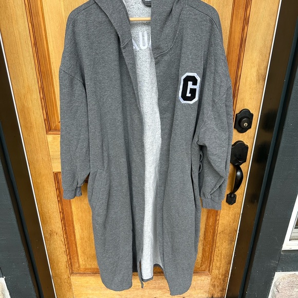 Graduate Robe - Picture 3 of 4